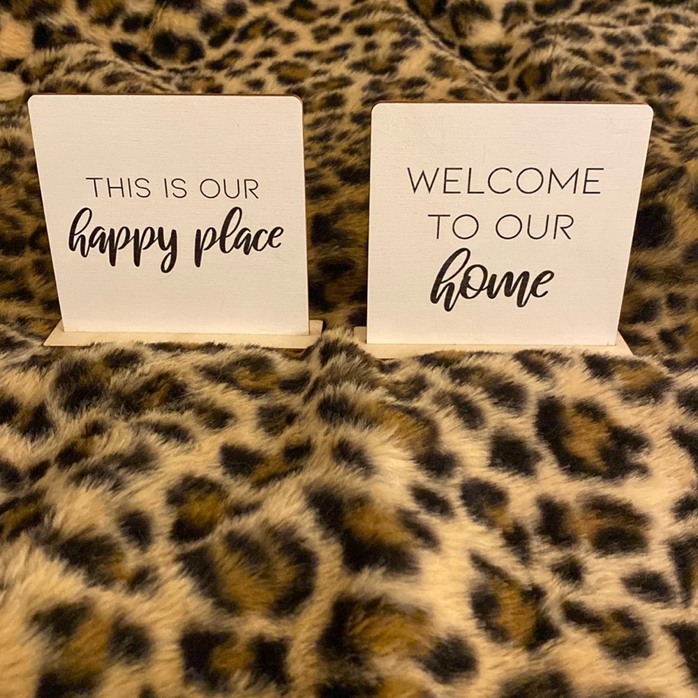 Brand New custom wood Hendryx Haus stand up plaque pair